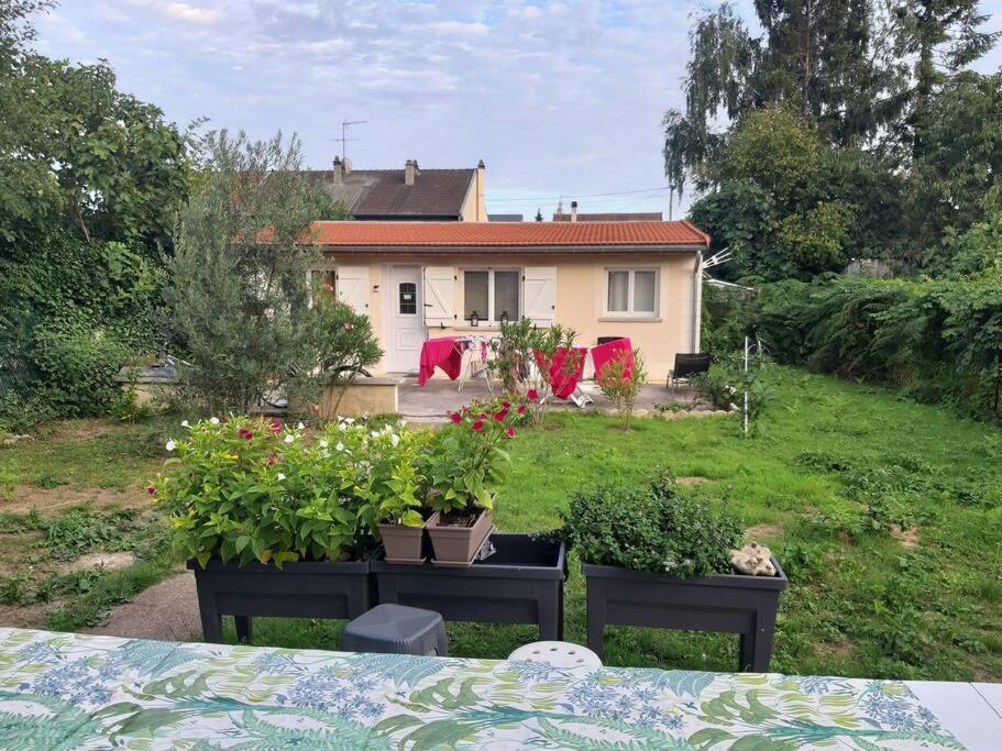 Appart T2 Proche Aeroport Roissy Apartment Tremblay-en-France Bagian luar foto