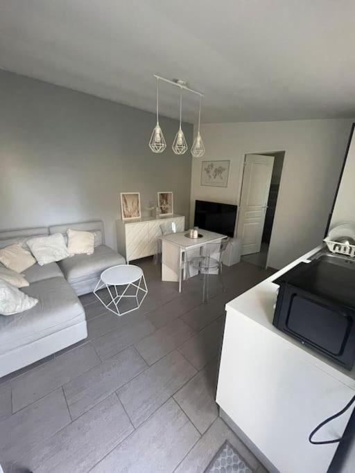 Appart T2 Proche Aeroport Roissy Apartment Tremblay-en-France Bagian luar foto